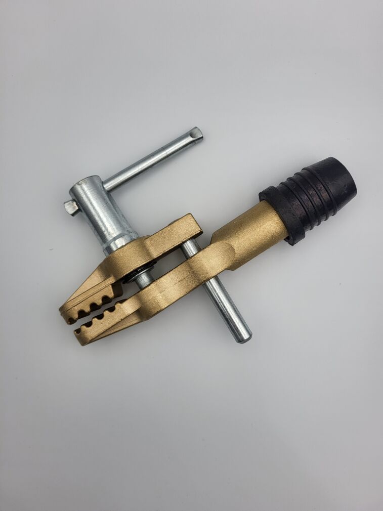 Zacisk biegunowy śrubowo - kleszczowy ZBSK-600